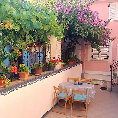 Apartman Petra Premantura Exterior photo